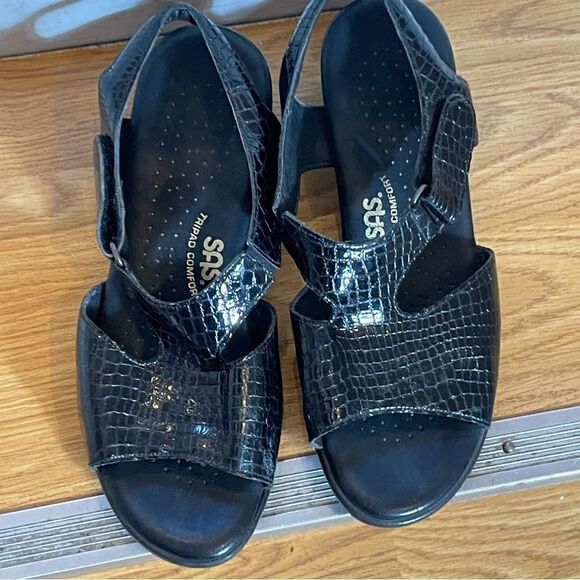 SAS  SHOES - Picture 1 of 9